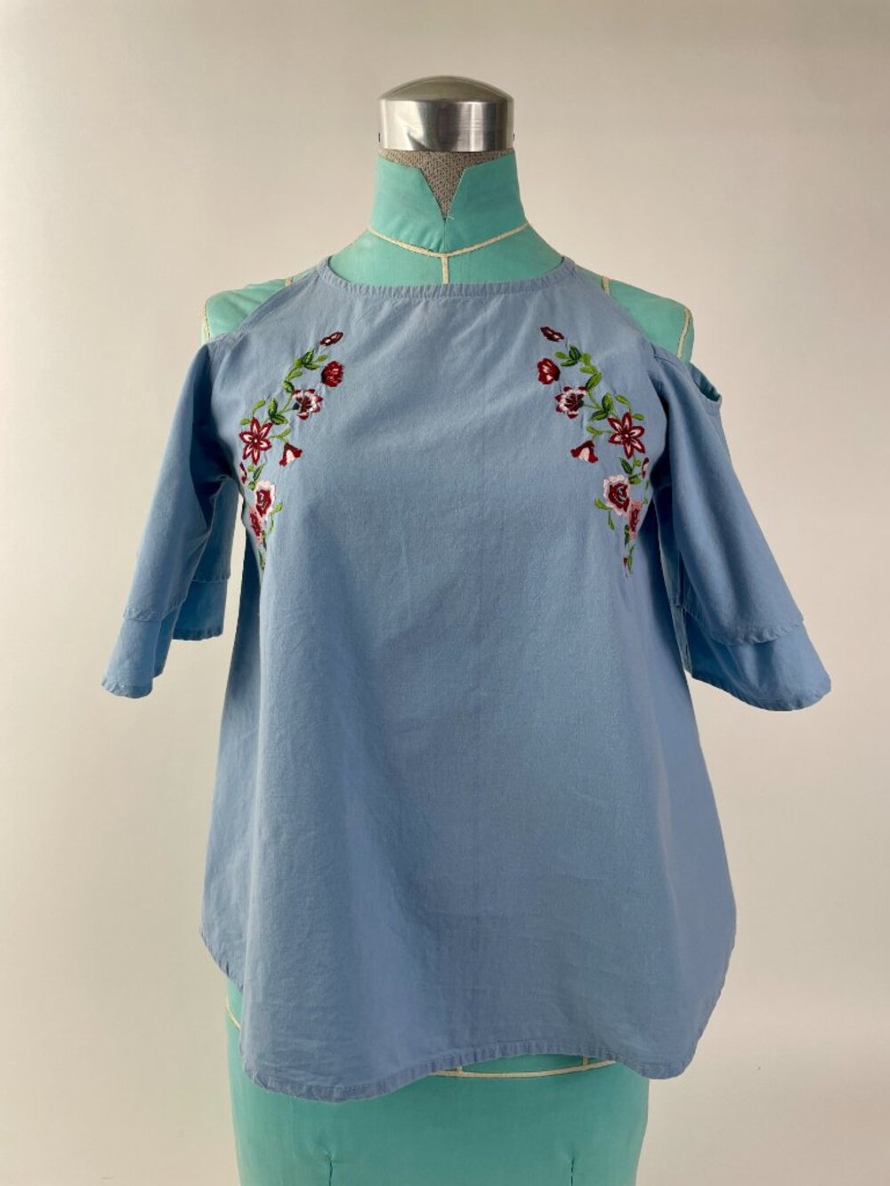 PrettyLittleThing Cold Shoulder Blouse With Embroidered Flowers, Size 8